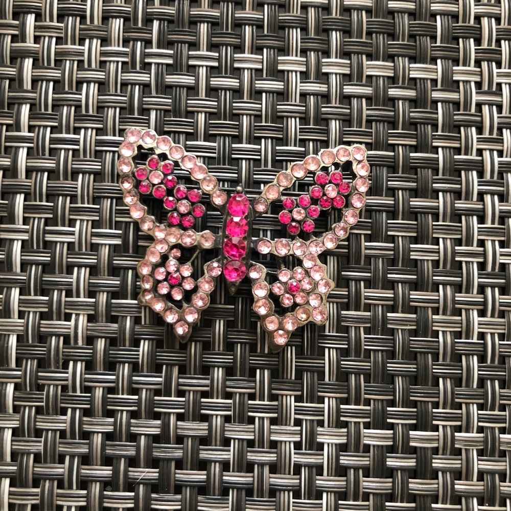Butterfly pin